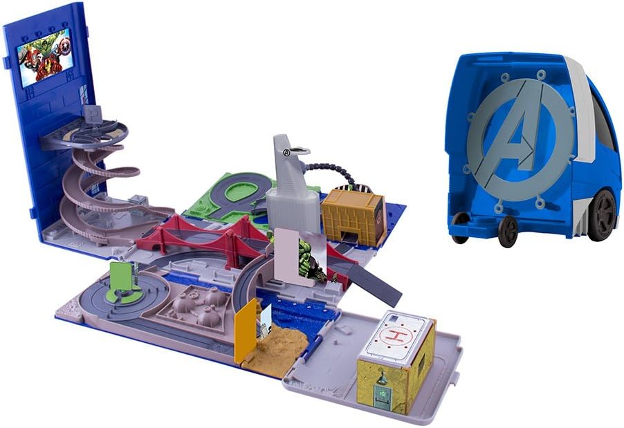 Грузовик-трансформер Marvel Avengers IMC Toys с 5 мини-моделями